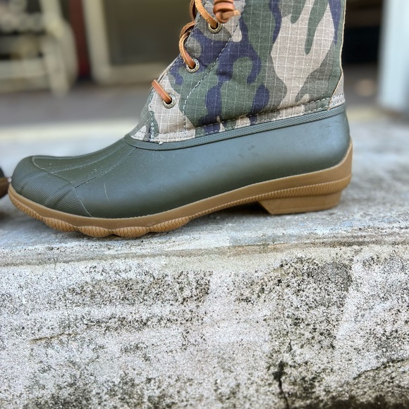 Women’s Sperry Camouflage Boots - Picture 2 of 9
